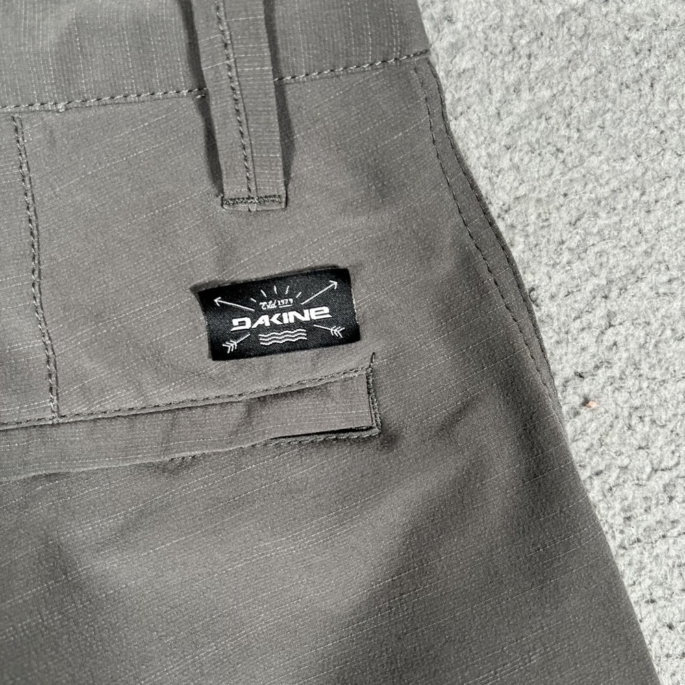 Dakine Shorts Mens 29 Gray Amphibian Hybrid Chino Quick Dry Casual Preppy Logo - Picture 12 of 14